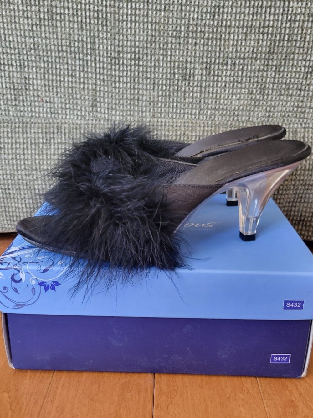 Pleaser Fabulicious Belle-301F Black Satin Marabou Fur Clear Heel Sandals Size 9